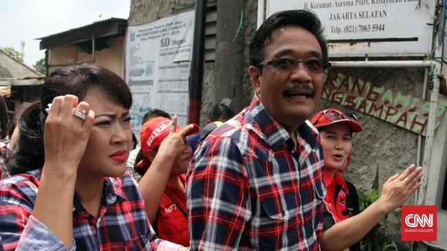 Pengadangan dilakukan sekelompok orang di Kembangan Utara, Jakbar beberapa waktu lalu. Penolakan terjadi karena kasus penistaan agama Ahok.
