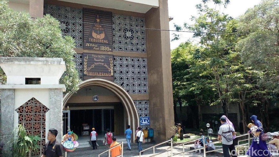 pondok pesantren tempat makam gus dur