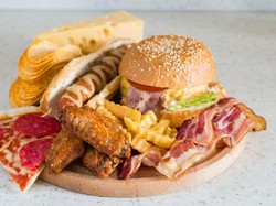 8 Kebiasaan Makan Ini Bikin Kamu Cepat Tua