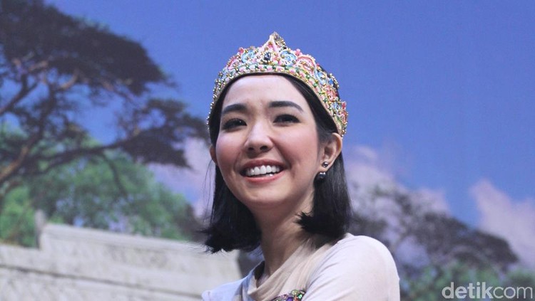 Di balik cerita sedih perjuangan masa kecilnya, ada cerita-cerita lucu yang jadi kenangan hingga saat ini.
