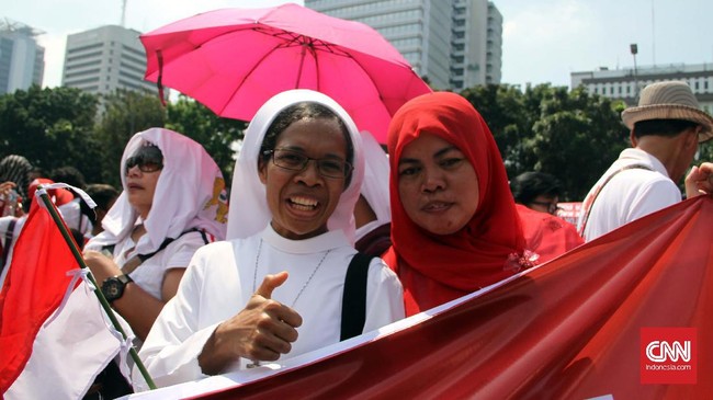Lemhanas menyebut Indonesia belum mampu melewati transisi demokrasi. Perbedaan pandangan politik kerap diselesaikan melalui cara yang tidak demokratis.
