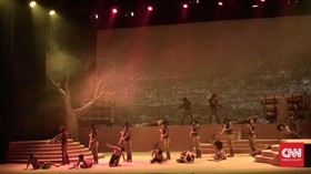 Tiga Setengah Jam Sejarah Indonesia dalam Drama Khatulistiwa