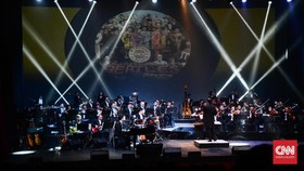 Setelah G-Pluck, Addie MS sebagai konduktor memimpin 55 orang yang memainkan berbagai alat musik yang digunakan dalam grup musik orkestra. Twilite Orchestra memainkan beberapa lagu The Beatles dengan medley.