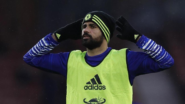 Penyerang Chelsea Diego Costa sempat kedapatan hanya berlatih sendiri di lapangan latihan Chelsea Cobham pada Minggu (15/1) dan Senin (16/1).