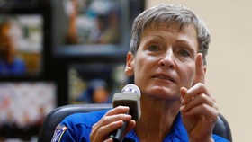 Usia Tak Halangi Peggy Whitson Sambangi Luar Angkasa