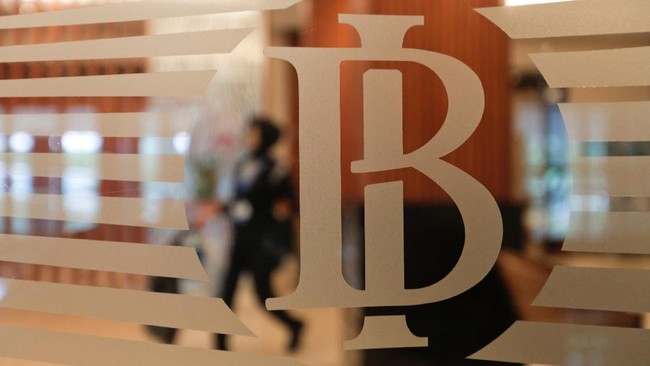 Ditengah kenaikan suku bunga acuan Amerika Serikat (FFR), Bank Indonesia memutuskan untuk menahan suku bunga acuannya (BI-7DRRR) di level 4,25 persen.