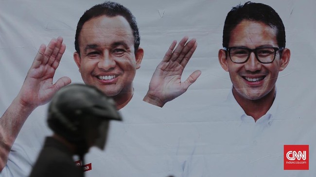 Menurut juru bicara tim pemenangan, Anggawira, aturan Bawaslu melarang warga kampanye di dunia maya tak sejalan dengan kebebasan berekspresi dan berpendapat.