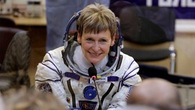 Astronaut NASA Cerita Tantangan Buang Hajat di Luar Angkasa