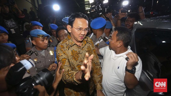 Ahok khawatir program prioritas seperti perluasan kesempatan kerja tak terlaksana karena ada kenaikan dalam APBD DKI Jakarta tahun 2017.