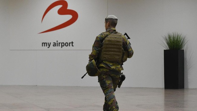Pemerintah Belgia melancarkan sistem keamanan baru di bandara Brussels, menyusul serangan bom bunuh diri Maret lalu yang menewaskan 16 orang.