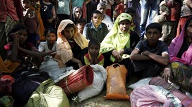 Kabur dari Myanmar, Ratusan Orang Rohingya Tiba di Bangladesh