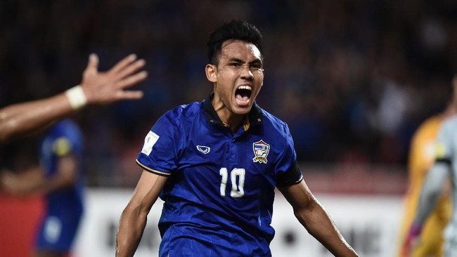 Sementara bagi timnas Indonesia, ini adalah kutukan final kelima kali bagi timnas Indonesia di Piala AFF 2016. Lima kali final, Garuda kembali gagal.