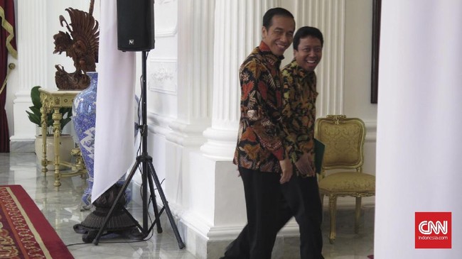 Setelah sempat sarapan bersama Ketua Umum NasDem Surya Paloh, kini giliran Ketua Umum PPP Romahurmuziy yang diundang ke Istana.