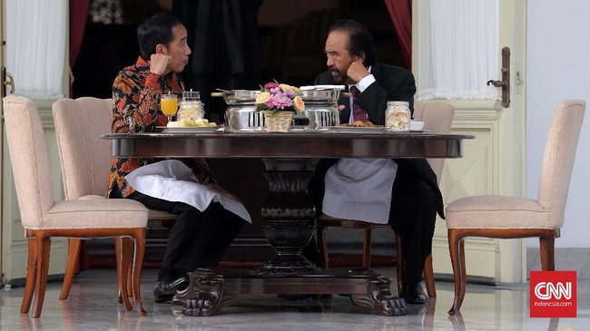 Sekjen NasDem mengonfirmasi ketua umumnya, Surya Paloh, bertemu Jokowi di istana usai pelantikan Menkominfo Budi Arie Setiadi.