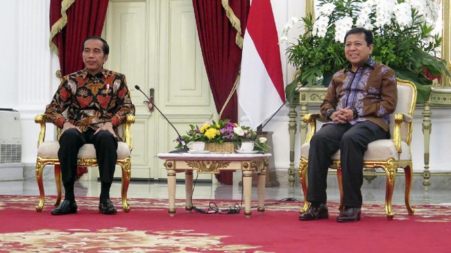 Ada pemandangan berbeda di beranda Istana Negara dalam sepekan terakhir. Jokowi sibuk menerima kunjungan pimpinan parpol untuk konsolidasi pemerintahan.