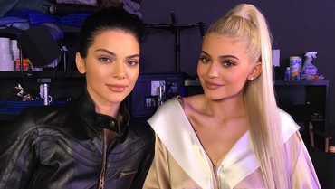 img-title Bertengkar Hebat dengan Kendall Jenner, Kylie Menangis Tersedu