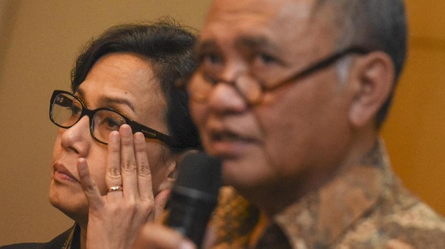 Ketua Komisi XI DPR Melchias Markus Mekeng mengaku khawatir kejadian ini akan mempersulit pemerintah yang menjaring wajib pajak.