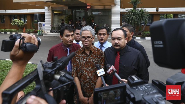 Pengacara Buni Yani menyebut polisi tak memiliki alasan substansial untuk menetapkan status tersangka. Kuasa hukum siapkan upaya hukum selanjutnya.