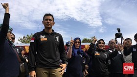 Agus Kewalahan Hadapi Anak-anak Beratribut dalam Kampanye