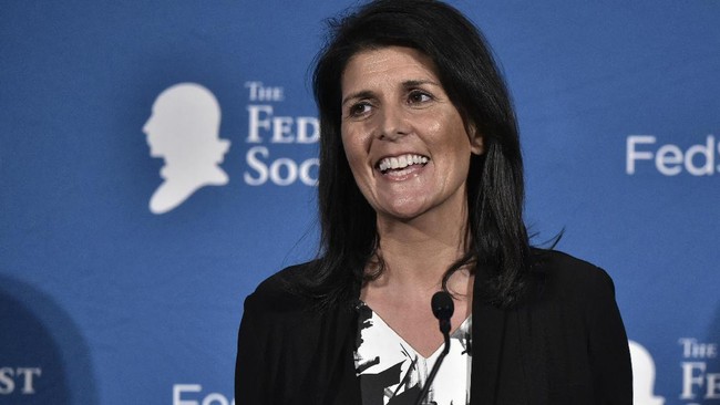 Setelah meluncurkan pernyataan kontroversial mengenai minoritas, kini Trump menunjuk putri dari seorang imigran India, Nikki Haley, menjadi Dubes untuk PBB.