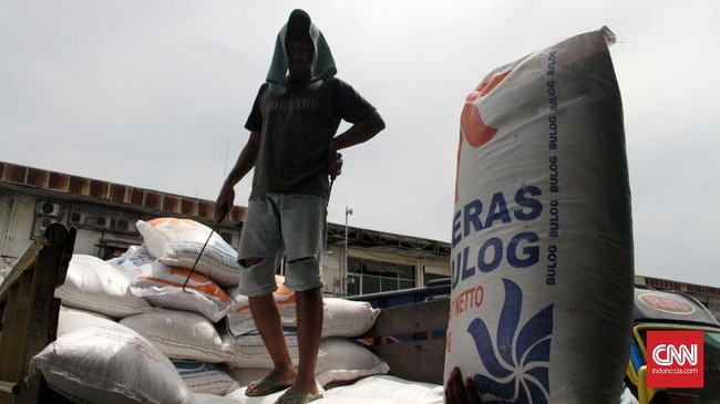 Perum Bulog meminta izin pemerintah untuk melepas stok beras impor sebanyak 1 juta ton. Stok ini adalah sisa dari impor April 2018 lalu.