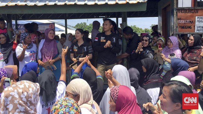 Tren demokrasi untuk kepala daerah saat ini adalah warga sipil. Bukan pemimpin latar belakang militer seperti Orde Baru.