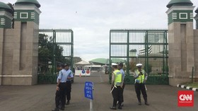 Antisipasi Demo, Jalan Depan DPR Arah ke Slipi Ditutup
