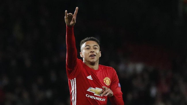 Manchester United naik ke urutan kedua di klasemen Grup A dengan mengoleksi sembilan poin, terpaut satu angka dari Fenerbahce yang berada di puncak.
