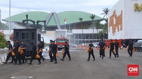 Terkait Rencana Demo, Polisi Jaga Ketat Gedung DPR