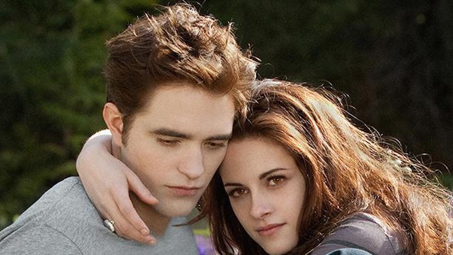 THE TWILIGHT SAGA: BREAKING DAWN-PART 2 (2012)

ROBERT PATTINSON and KRISTEN STEWART
