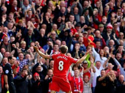 Fans Liverpool Bayangkan Gerrard Ikut Angkat Trofi Liga Inggris