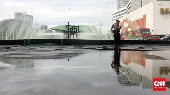 Dalam maket awal, ruang kerja anggota dewan yang semula 38 meter persegi akan menjadi menjadi 117 meter persegi lengkap dengan ruang rapat dan kamar mandi.