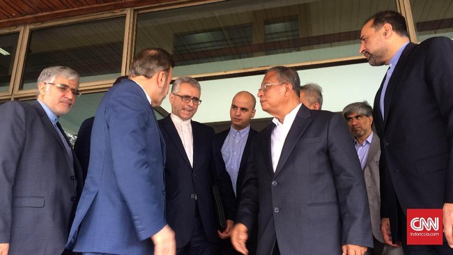 Delegasi Iran menyatakan siap membangun satu kilang secara mandiri, sementara satu kilang lainnya melalui kerjama dengan PT Pertamina (Persero).