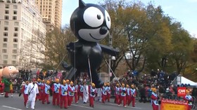 Rona Bahagia di Parade Thanksgiving New York