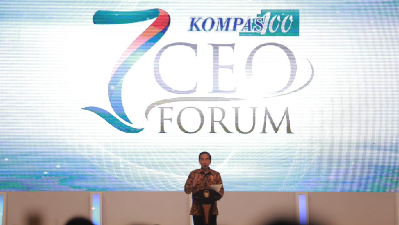 Semangat Presiden Joko Widodo terlihat membara dalam 100 CEO Forum di JCC Senayan, Jakarta. CEO Forum digelar pada tanggal 24 November 2016.