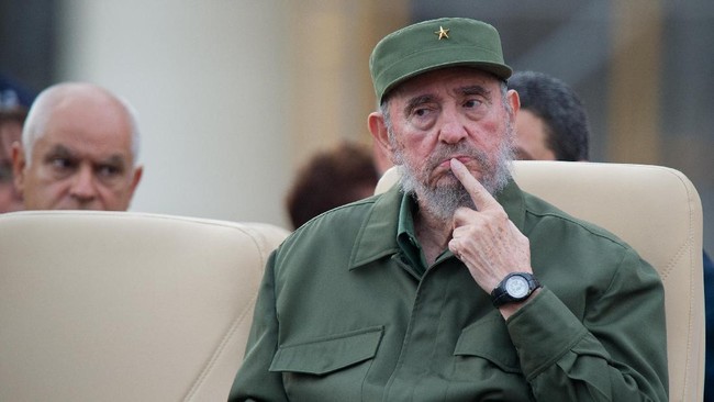 Fidel Castro telah wafat di usia 90 tahun. Sejumlah pemimpin dunia turut menyatakan belasungkawanya langsung dari mikroblog Twitter.