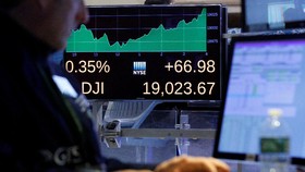 Krisis Politik Italia Bikin Bursa Saham Global Rontok
