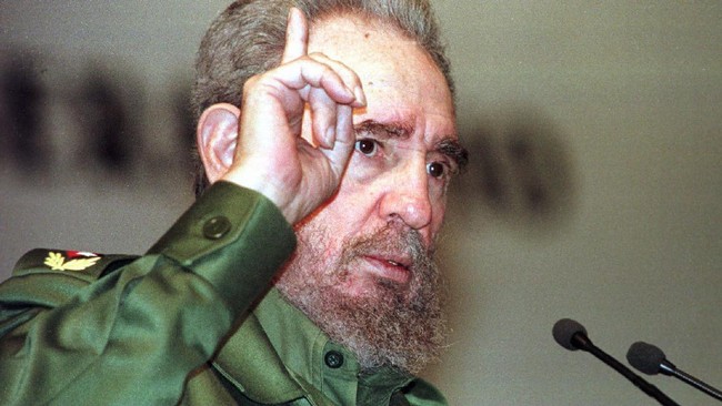 Televisi negara Kuba mengumumkan, mantan presiden Kuba Fidel Castro meninggal dunia pada usia 90 tahun.