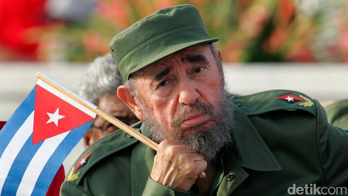 Mantan presiden Kuba, Fidel Castro meninggal dunia. Presiden terlama Kuba itu meninggal pada usia 90 tahun.