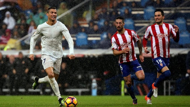 Bintang Real Madrid, Cristiano Ronaldo, kini kembali tampil buas di depan gawang lawan setelah sebelumnya sempat tumpul di awal musim.