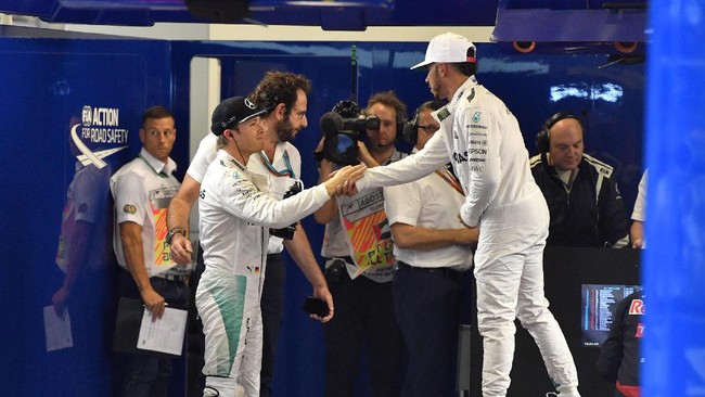 Lewis Hamilton hanya memberikan satu syarat kepada Mercedes ketika mencari sosok pengganti Nico Rosberg: tetap bersikap adil padanya.