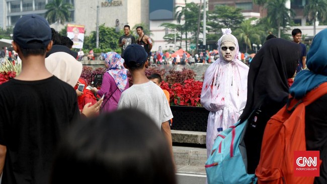 Anies Baswedan memutuskan untuk menghentikan kegiatan car free day selama dua pekan sebagai tindakan mencegah penyebaran virus corona.