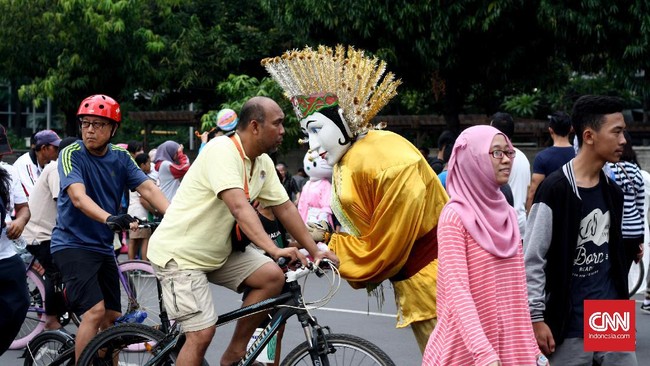 Pemprov DKI Jakarta meniadakan kegiatan Hari Bebas Kendaraan Bermotor pada 31 Desember 2017 untuk mempersiapkan malam tahun baru di Jalan Sudirman-Thamrin.