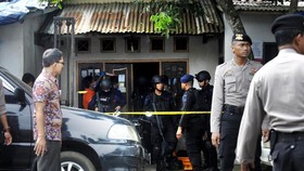 Densus 88 Geledah Rumah Terduga Teroris Karanganyar