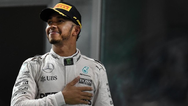 Sempat tergeser oleh Sebastian Vettel di sesi latihan bebas ketiga, Lewis Hamilton kembali tancap gas dan memimpin di kualifikasi GP Australia.