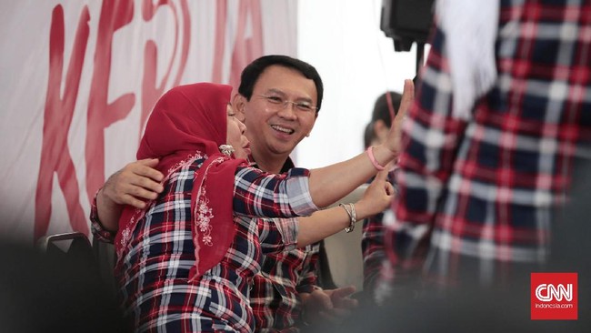Sejumlah program dinjanjikan Ahok untuk perempuan. Dari mulai pembangunan trotoar yang nyaman, hingga klinik di pasar tradisional.