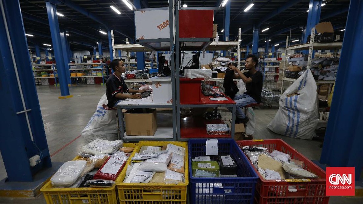 Mengintip Proses Belanja Online di Warehouse Zalora