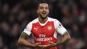 Persembahan Gol Walcott untuk Menyambut Anak Kedua