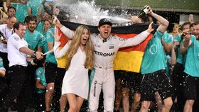 Momen Bahagia Nico Rosberg Jadi Juara Dunia