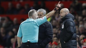 Tendang Botol Minum, Mourinho Frustrasi